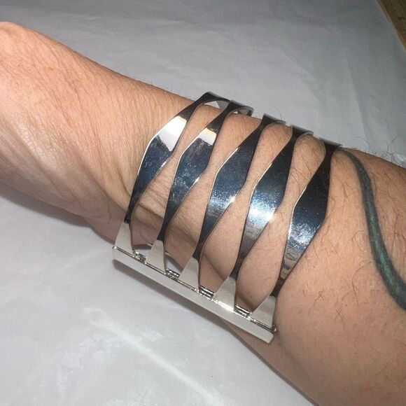 G by Gennaro Silver Tone Abstract Modern Cuff Bracelet - Picture 6 of 7